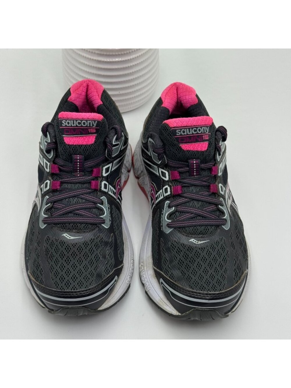 Saucony Omni 15 S10316-1 Athletic Sneaker Women's 8 Black Mesh Running Workout